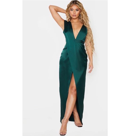 PrettyLittleThings Emerald Green Asymmetrical Gown - Picture 5 of 6